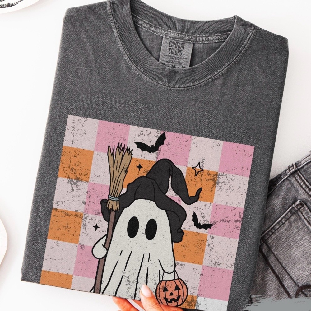 NEW Gray Vintage Style Retro Halloween Ghost Pumpkin Graphic Comfort Colors Tee